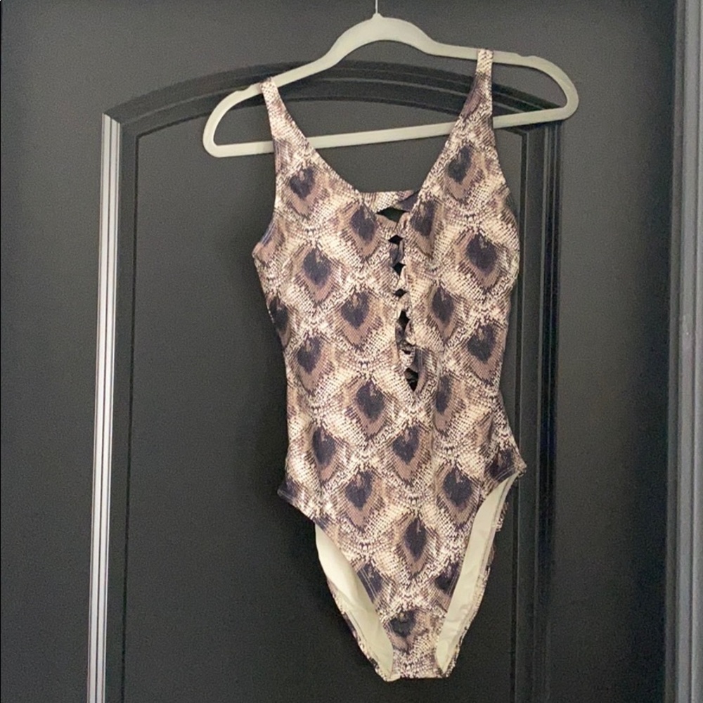 Brand new Bleu Rod Beattie swimsuit size 6